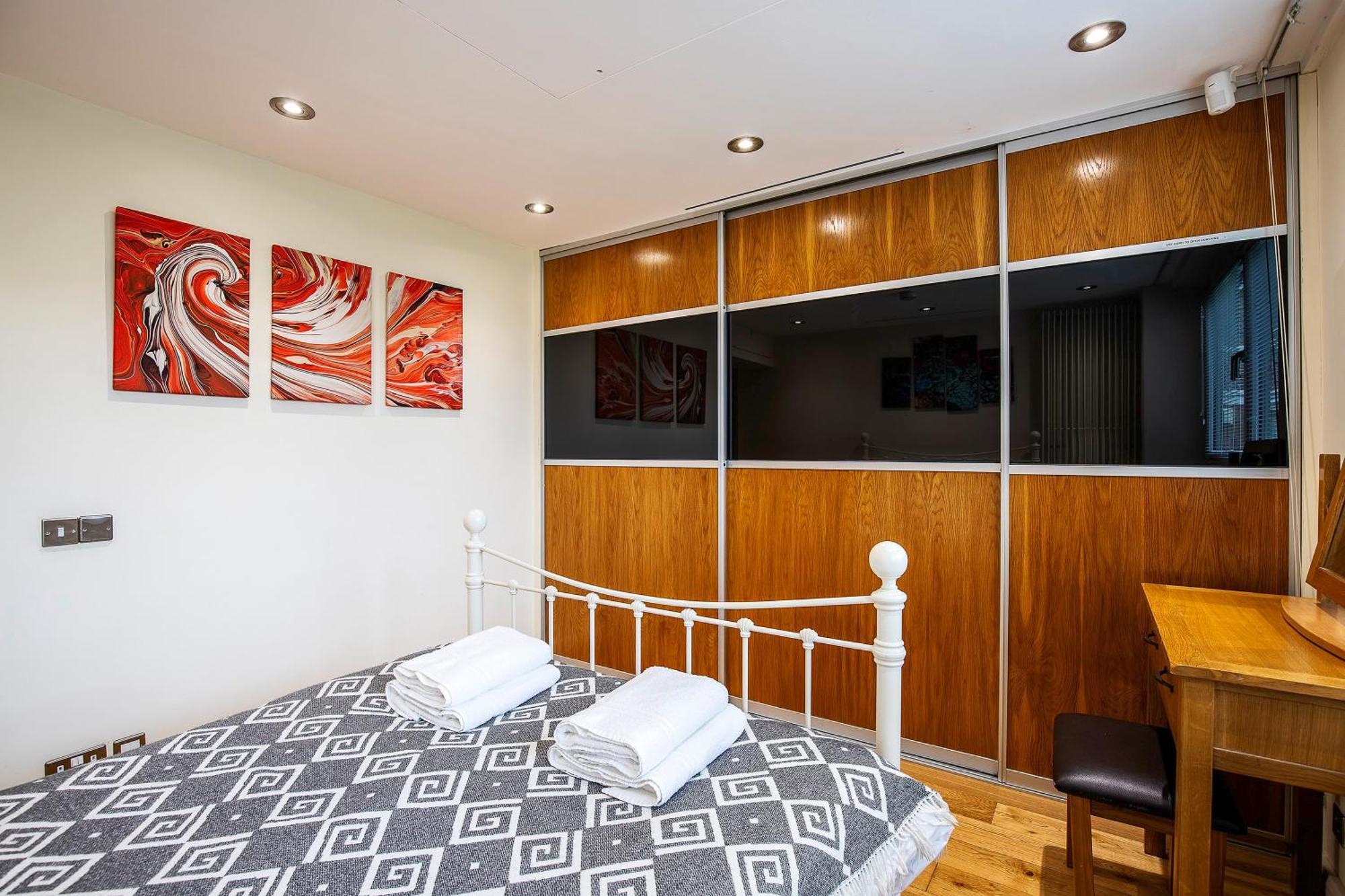 Tower Bridge 2Br Apartment For 6 With Terrace 런던 외부 사진